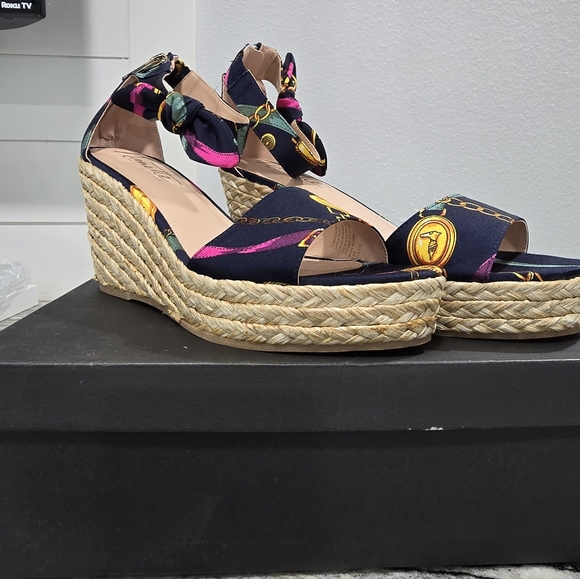 Chic Espadrille Wedge Sandals - Picture 1 of 5
